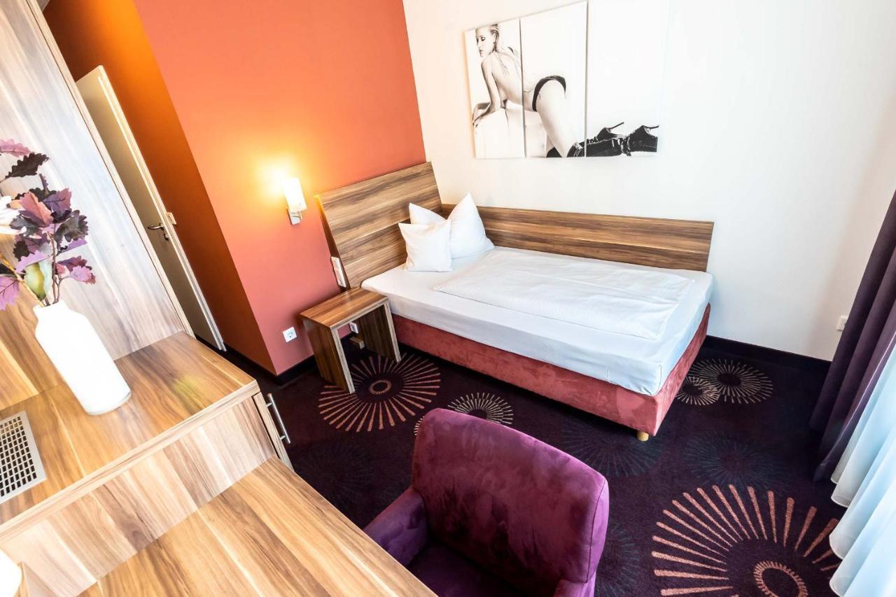 Altstadthotel Guesthouse Die Galerie Инголщат Екстериор снимка