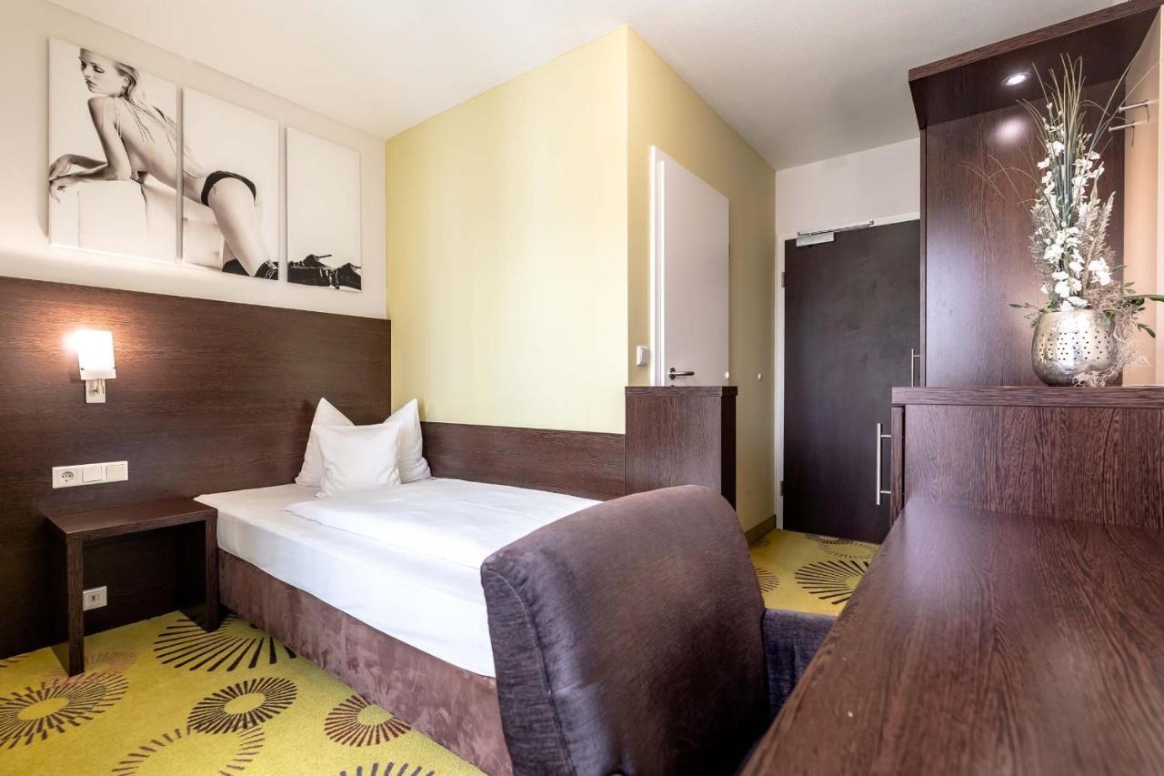 Altstadthotel Guesthouse Die Galerie Инголщат Екстериор снимка